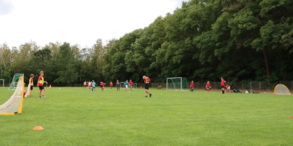 Fünf Tage Fußball satt